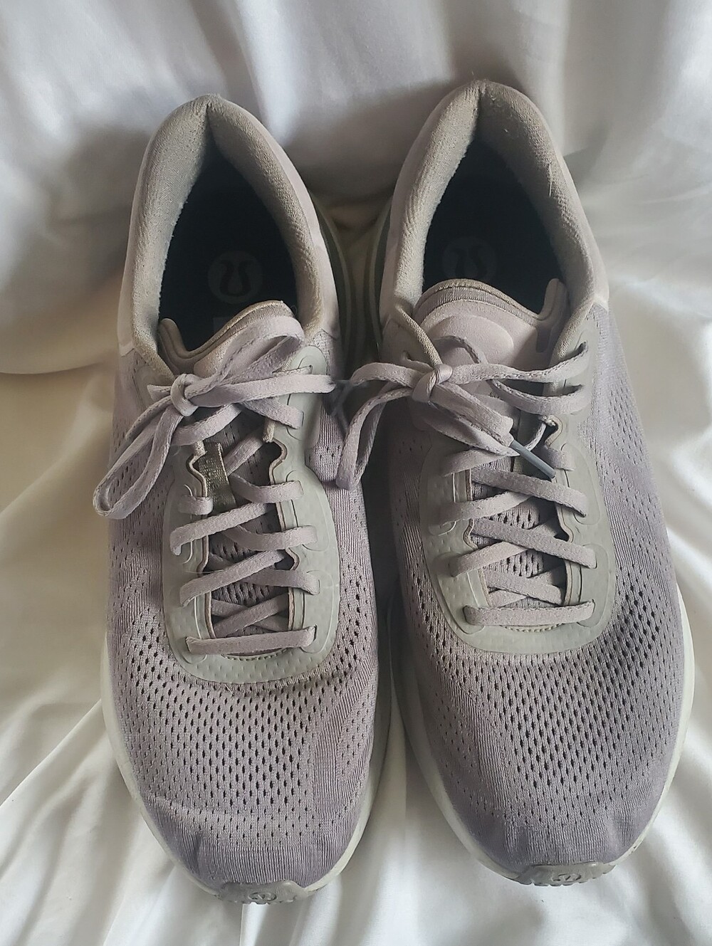 Lululemon Beyondfeel Gray/Silver/Green Running Shoes Sneakers (LM9AVDS) Size 12